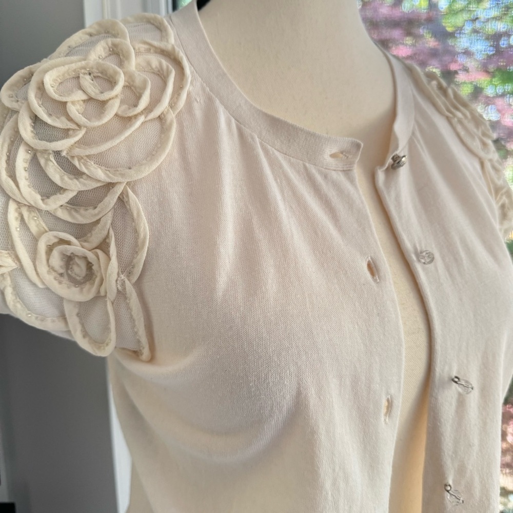 Ann Taylor Ivory Cotton Silk Cardigan Short Sleeve Beaded Appliqué Size Medium - Picture 6 of 16
